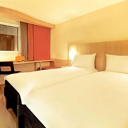 Ibis Warszawa Ostrobramska Hotel Exterior photo